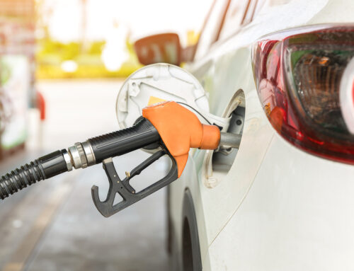 Sube el precio de los combustibles, baja la inversión en llevar el coche a punto